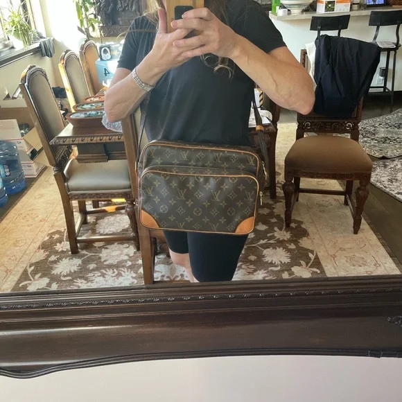 Louis Vuitton Brown and Tan Monogram Bag - Picture 2 of 16